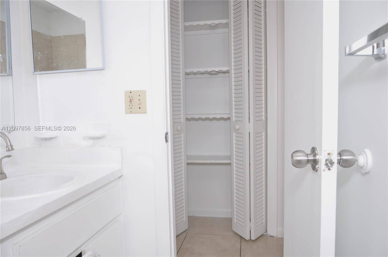 3200 Coral Springs Drive, #211, Coral Springs, Coral Springs, FL 33065 Second bathroom