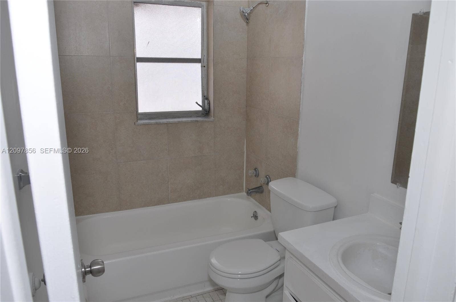 3200 Coral Springs Drive, #211, Coral Springs, Coral Springs, FL 33065 Second bathroom