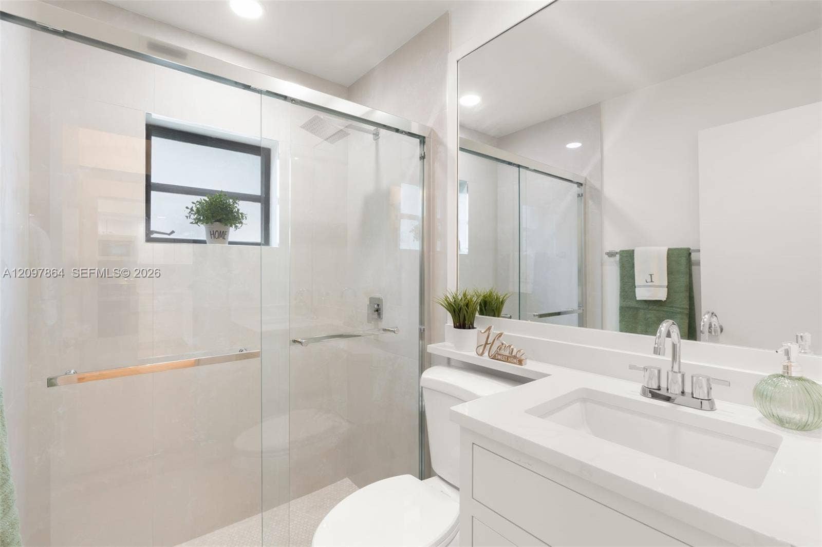 1563 SW 22nd Terrace, Deerfield Beach, FL 33442 Guest Bathroom