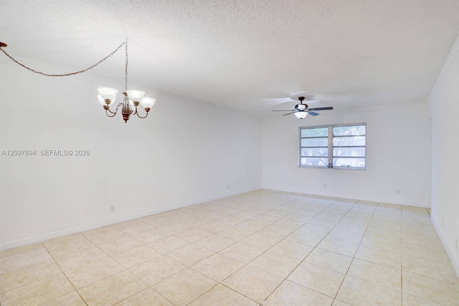 Spacious Living/Dining Room