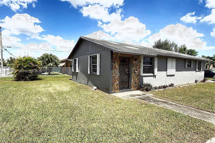 Property photo for 480 NW 14th Street, Florida City, FL