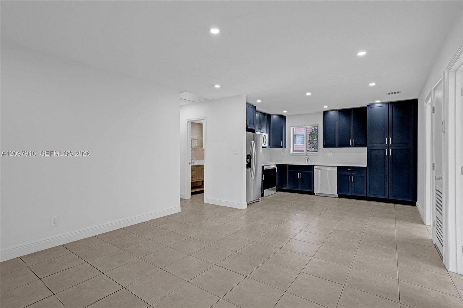 Hallandale Beach, FL 33009 Apt 2