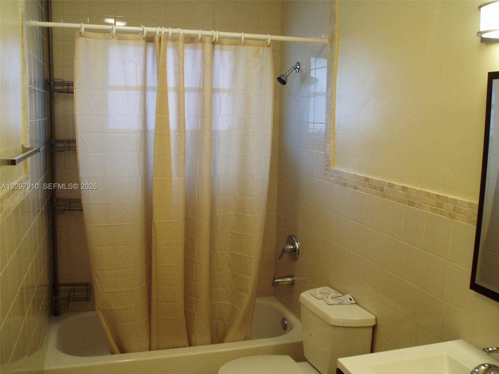 Hallandale Beach, FL 33009 Apt 1