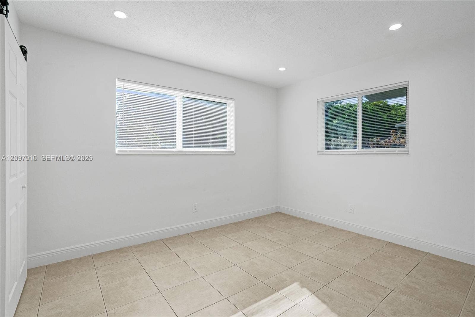 Hallandale Beach, FL 33009 Apt 2
