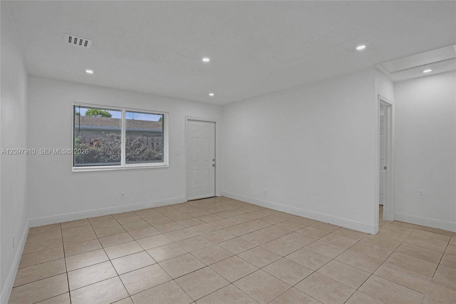 Hallandale Beach, FL 33009 Apt 2