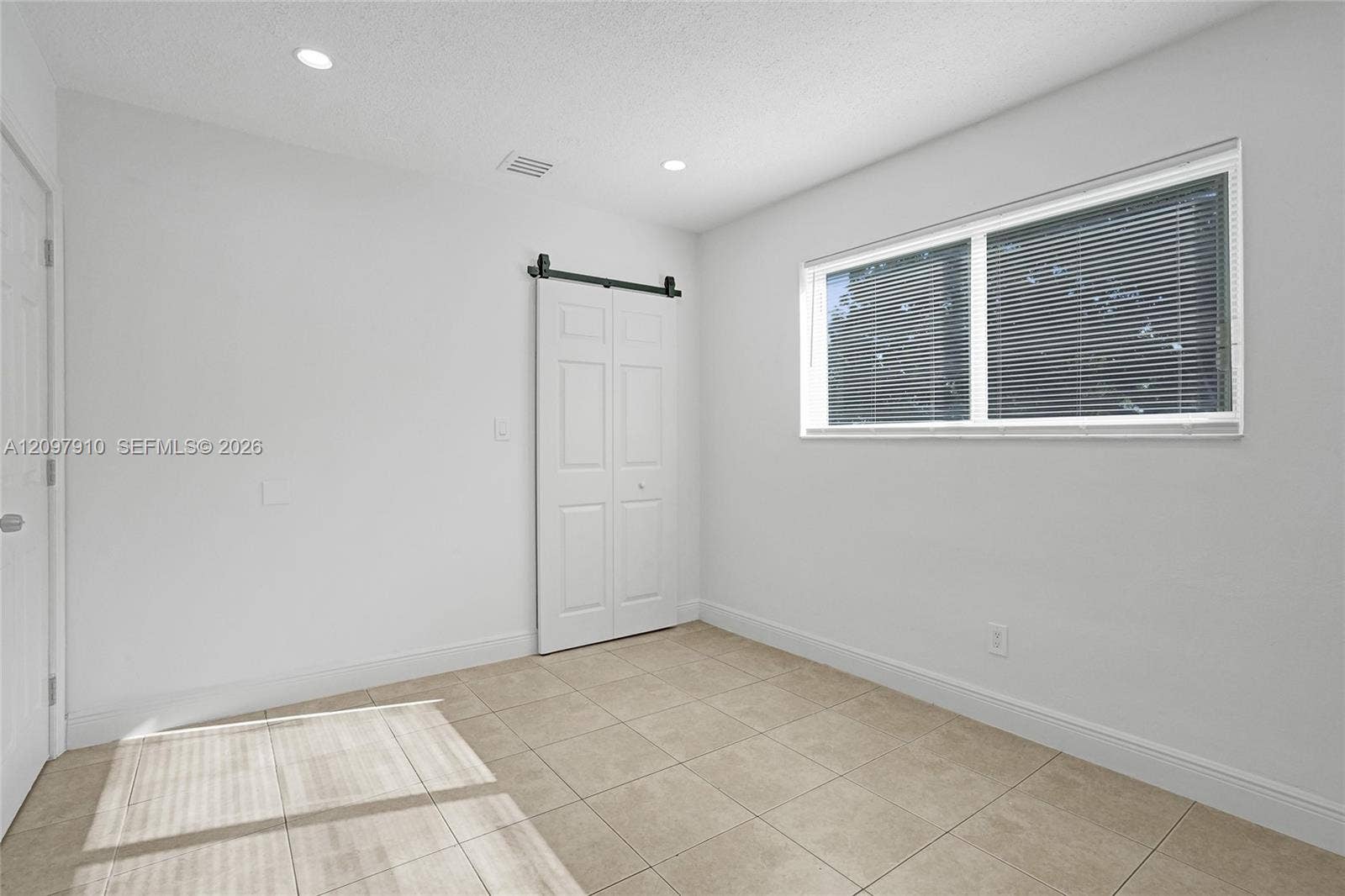 Hallandale Beach, FL 33009 Apt 2