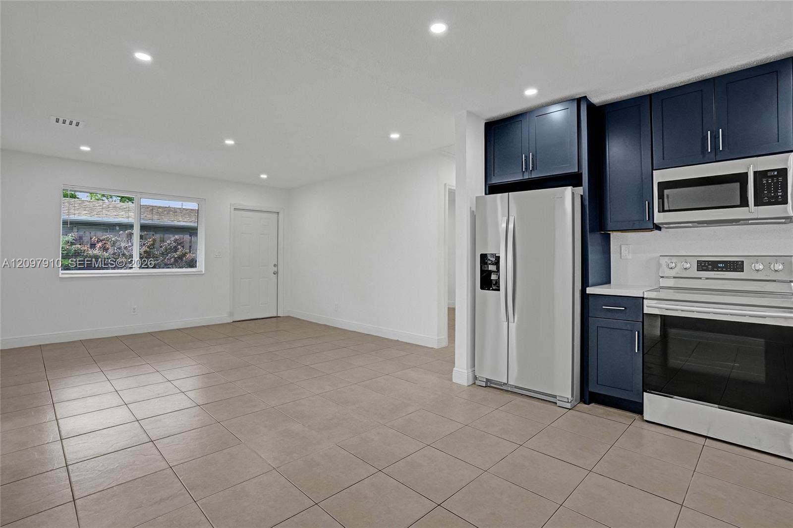 Hallandale Beach, FL 33009 Apt 2