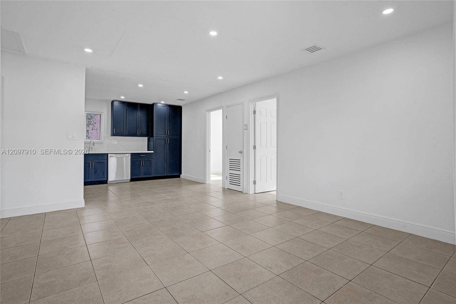 Hallandale Beach, FL 33009 Apt 2