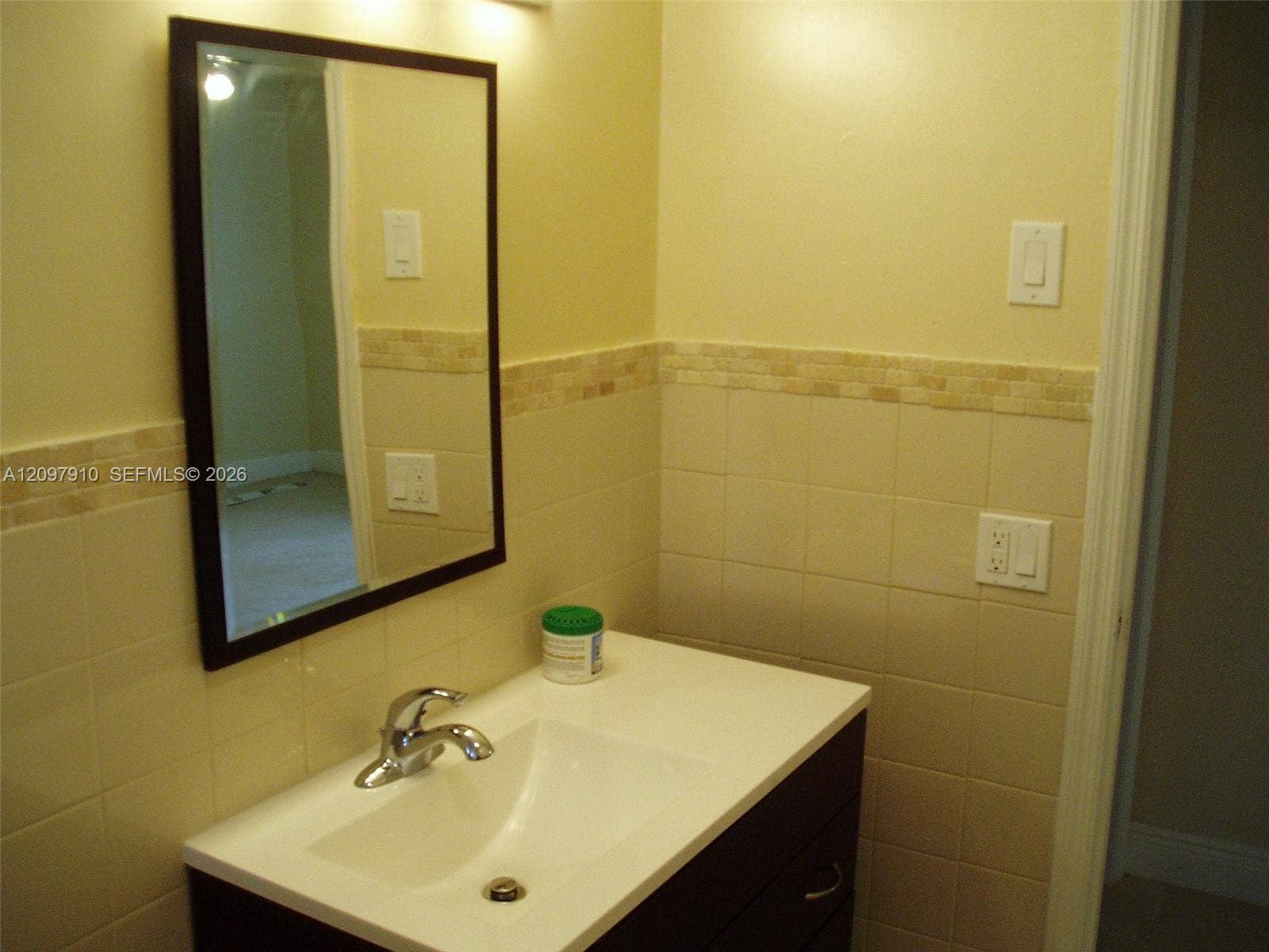 Hallandale Beach, FL 33009 Apt 1