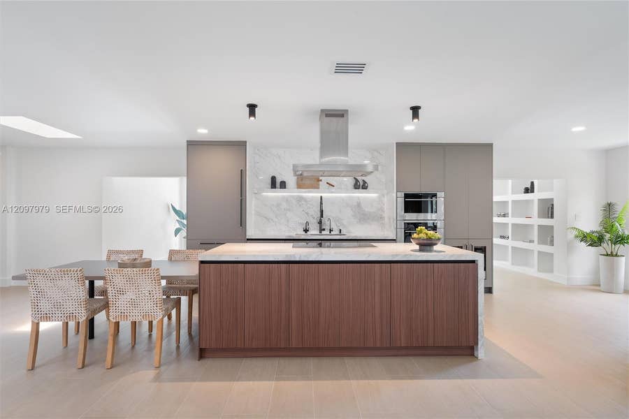 Property photo for 1320 Alhambra Circle, Coral Gables, FL