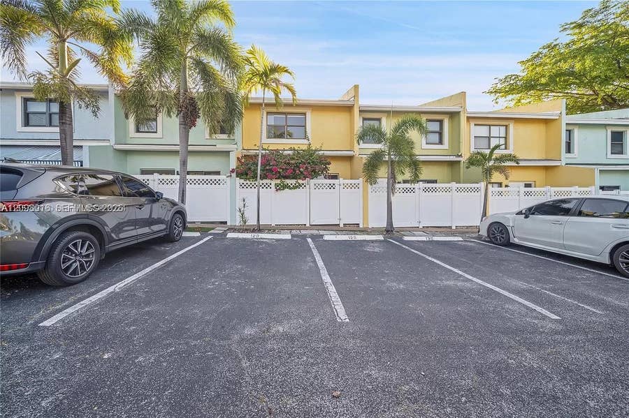 Property photo for 120 SE 12th Avenue, Pompano Beach, FL