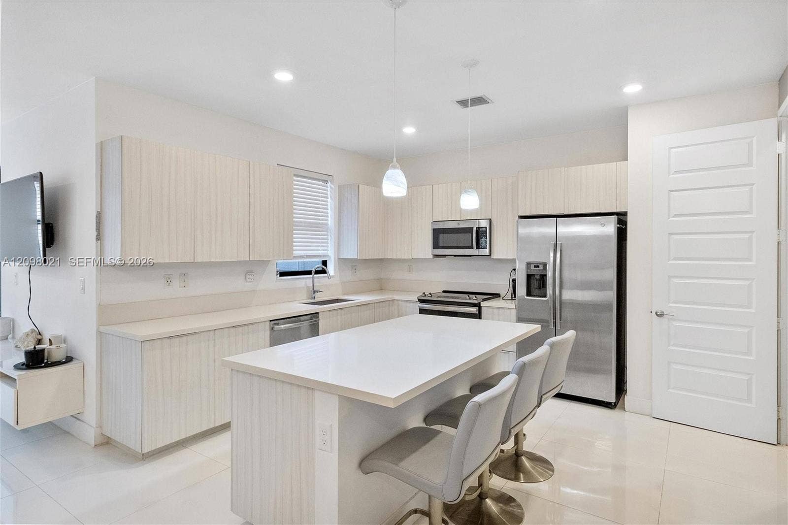8110 NW 104th Court, Doral, FL 33178 Photo 6