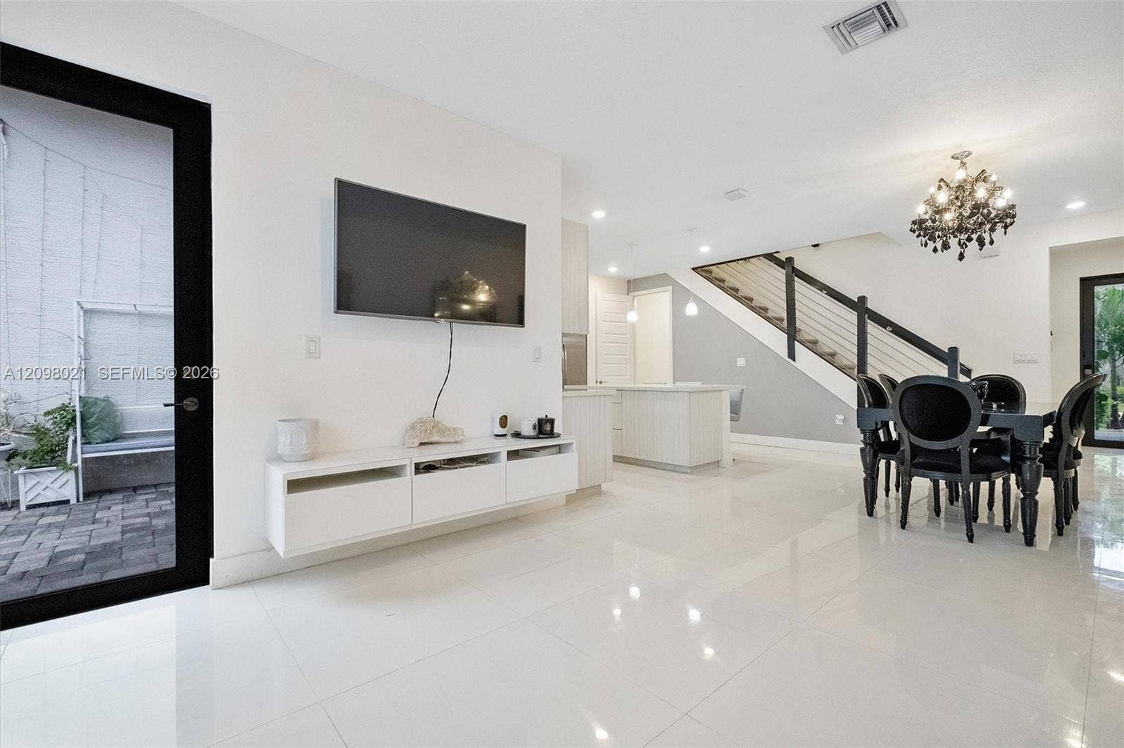 8110 NW 104th Court, Doral, FL 33178 Photo 4