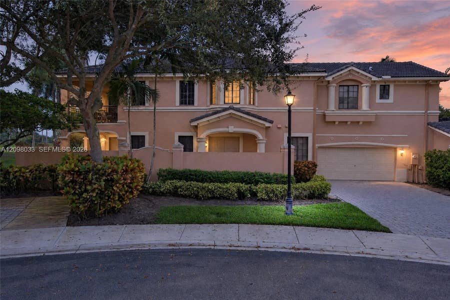 Property photo for 2737 Center Ct Drive, #1-18, Weston, FL