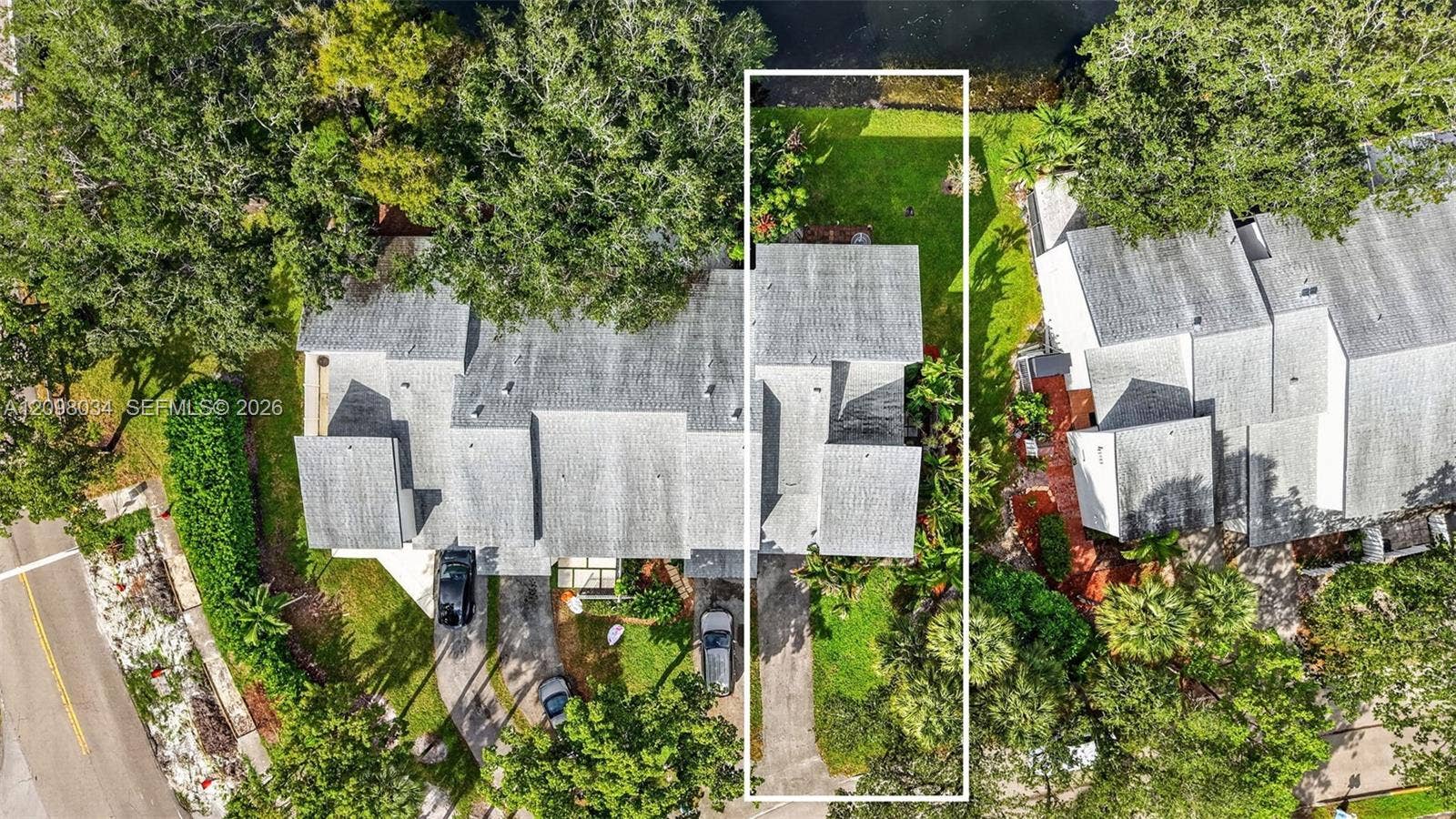 9901 Fairway Cove Lane, Plantation, FL 33324 Photo 2