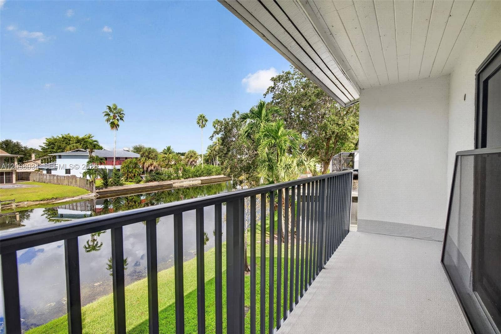 9901 Fairway Cove Lane, Plantation, FL 33324 Photo 30