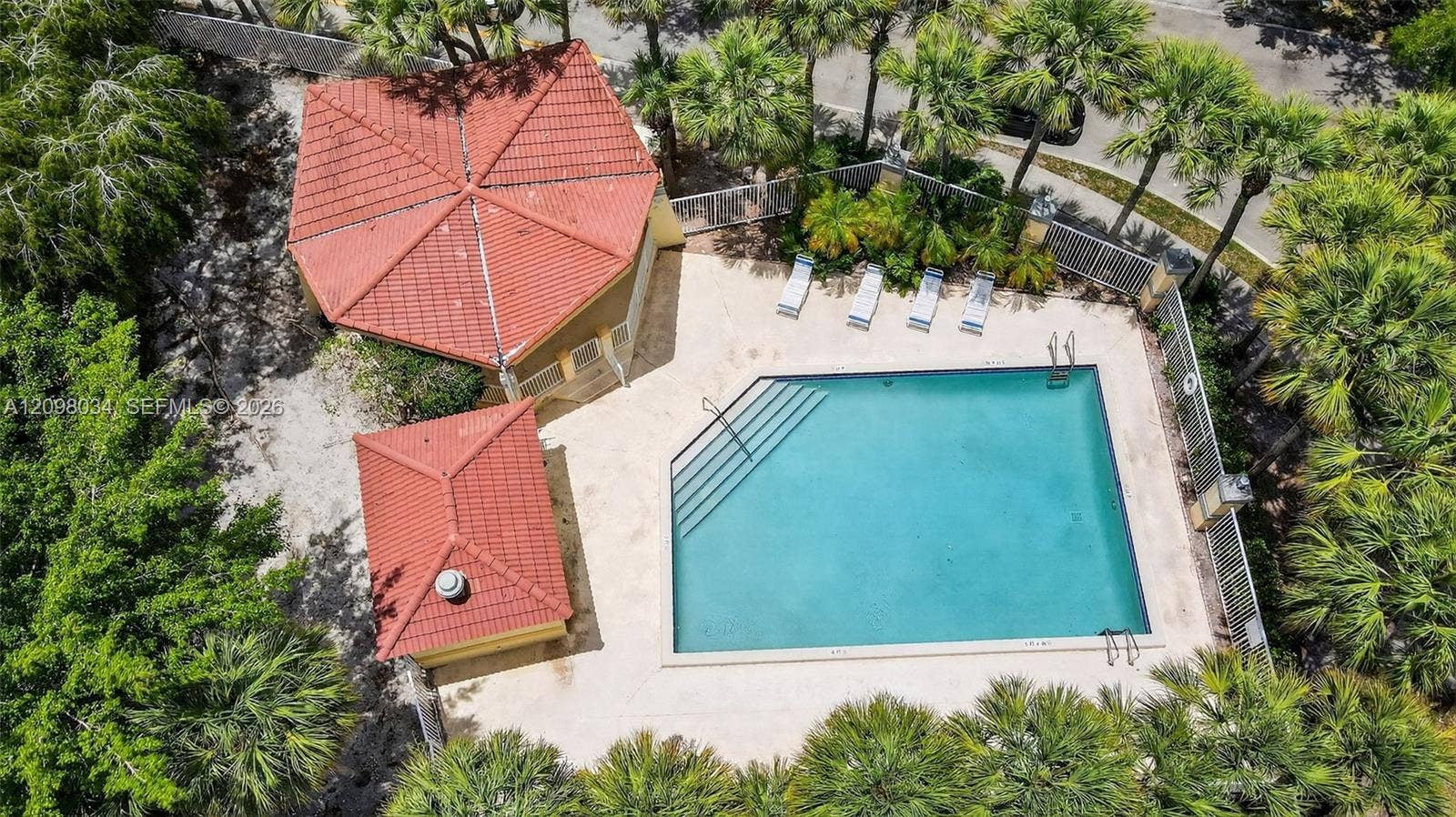 9901 Fairway Cove Lane, Plantation, FL 33324 Community Pool