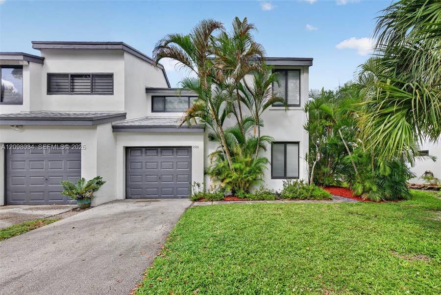 Property photo for 9901 Fairway Cove Lane, Plantation, FL
