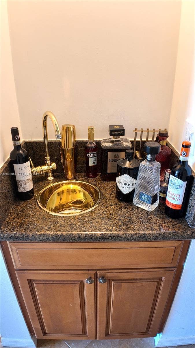 900 Greensward Lane, #111-G, Delray Beach, Delray Beach, FL 33445 Wet bar located in hallway towards living room