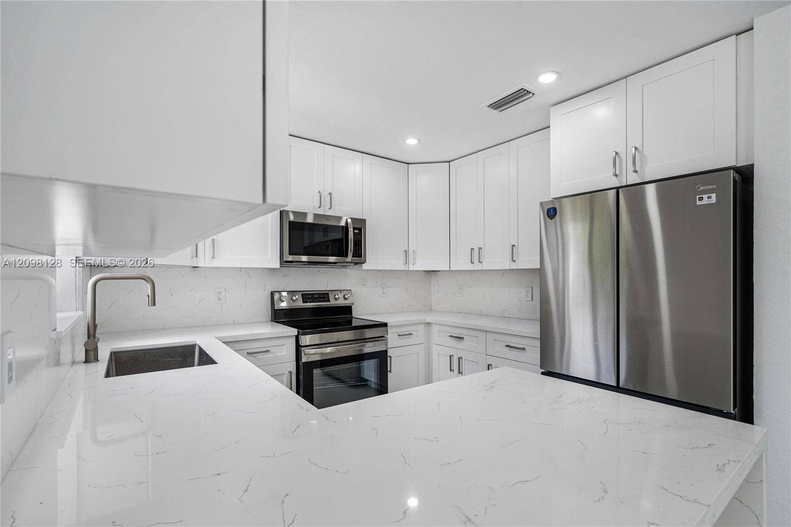 321 NW 36th Street, Oakland Park, FL 33309 Photo 12