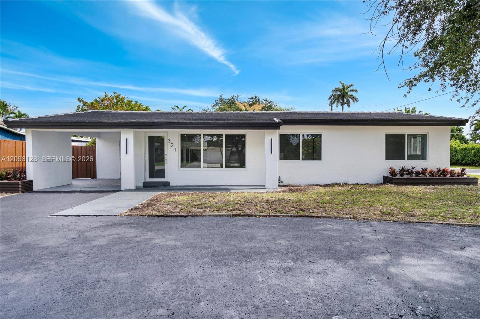 321 NW 36th Street, Oakland Park, FL 33309 Photo 2