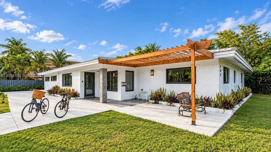 Property photo for 201 NE 26th Avenue, Pompano Beach, FL