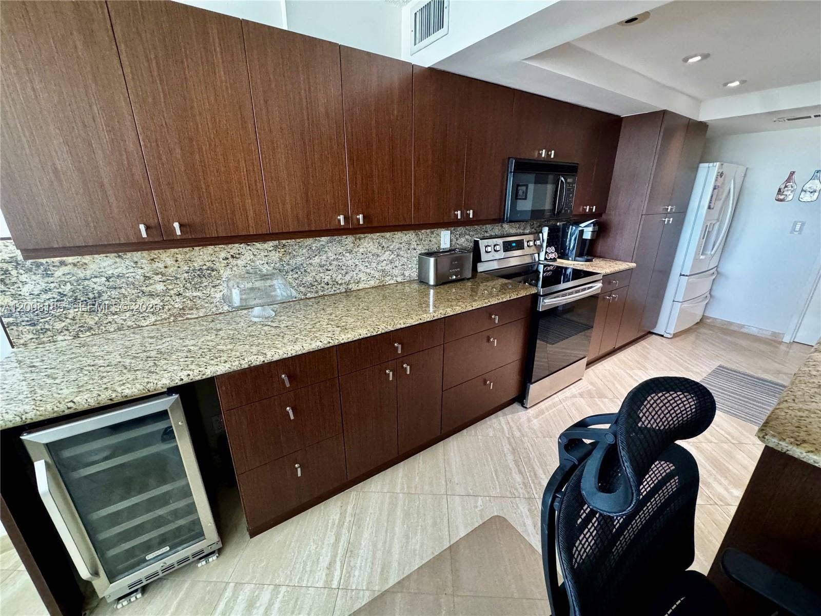 100 Golden Isles Drive, #1405, Hallandale Beach, FL 33009 Photo 9