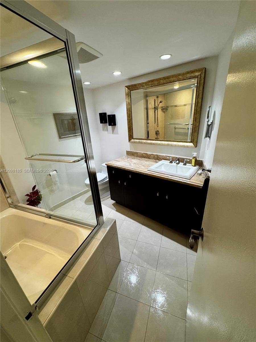 100 Golden Isles Drive, #1405, Hallandale Beach, FL 33009 Photo 19
