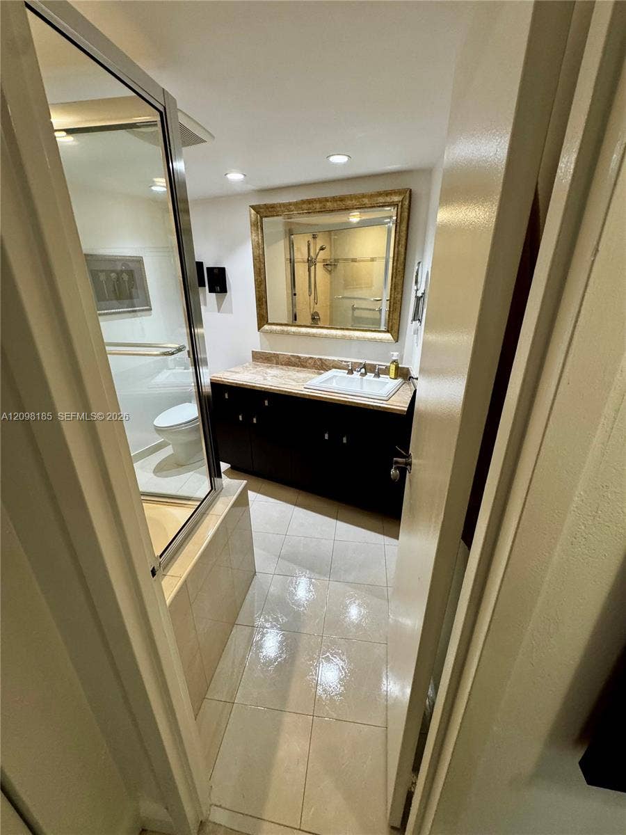 100 Golden Isles Drive, #1405, Hallandale Beach, FL 33009 Photo 21