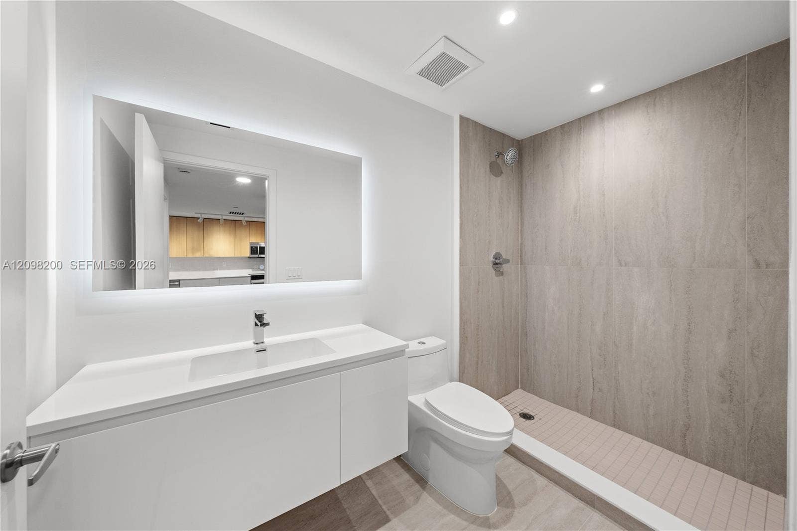 215 SE 4th Street, #204, Hallandale Beach, Hallandale Beach, FL 33009 Photo 1