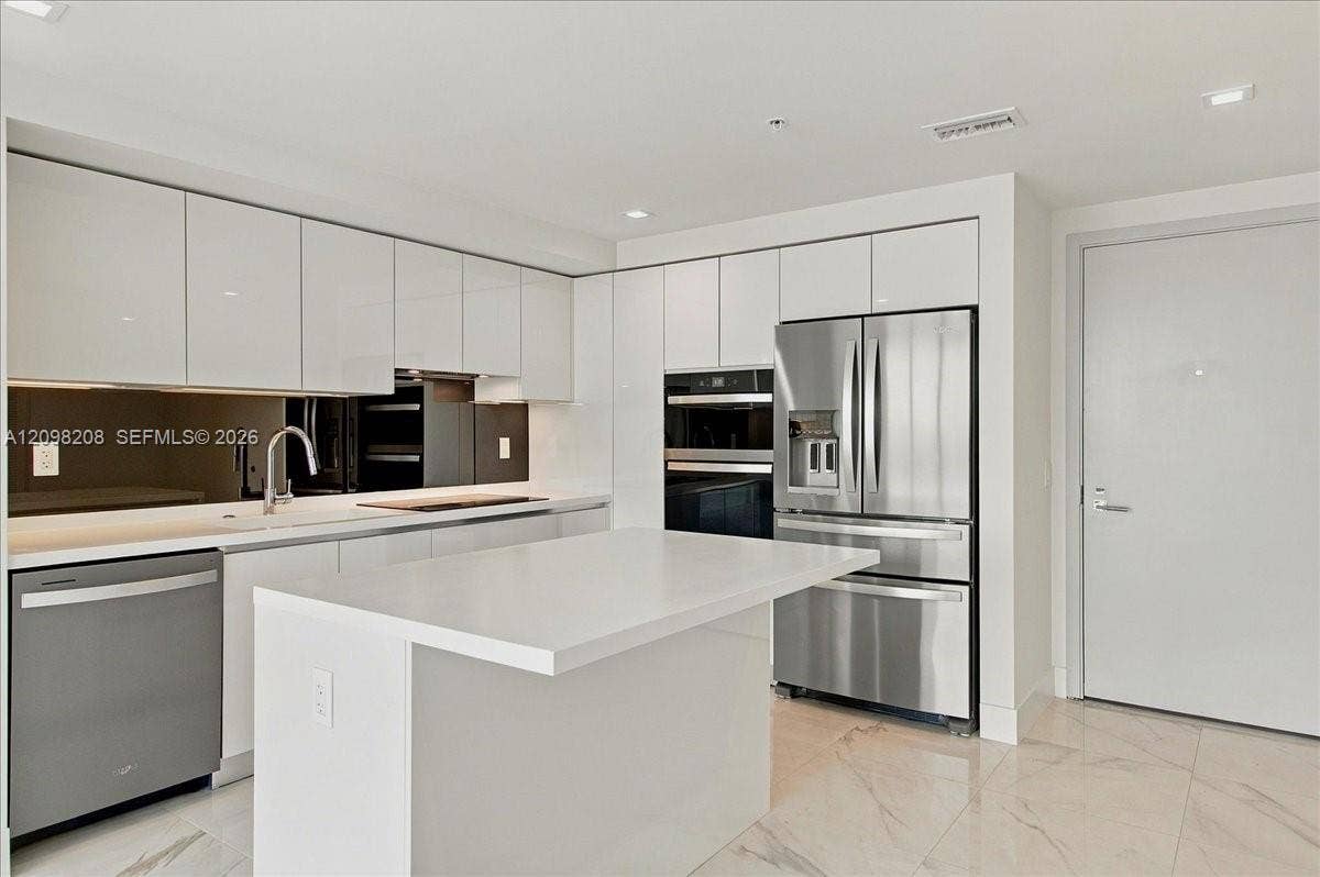 1170 E Hallandale, #2109, Hallandale Beach, Hallandale Beach, FL 33009 Photo 7