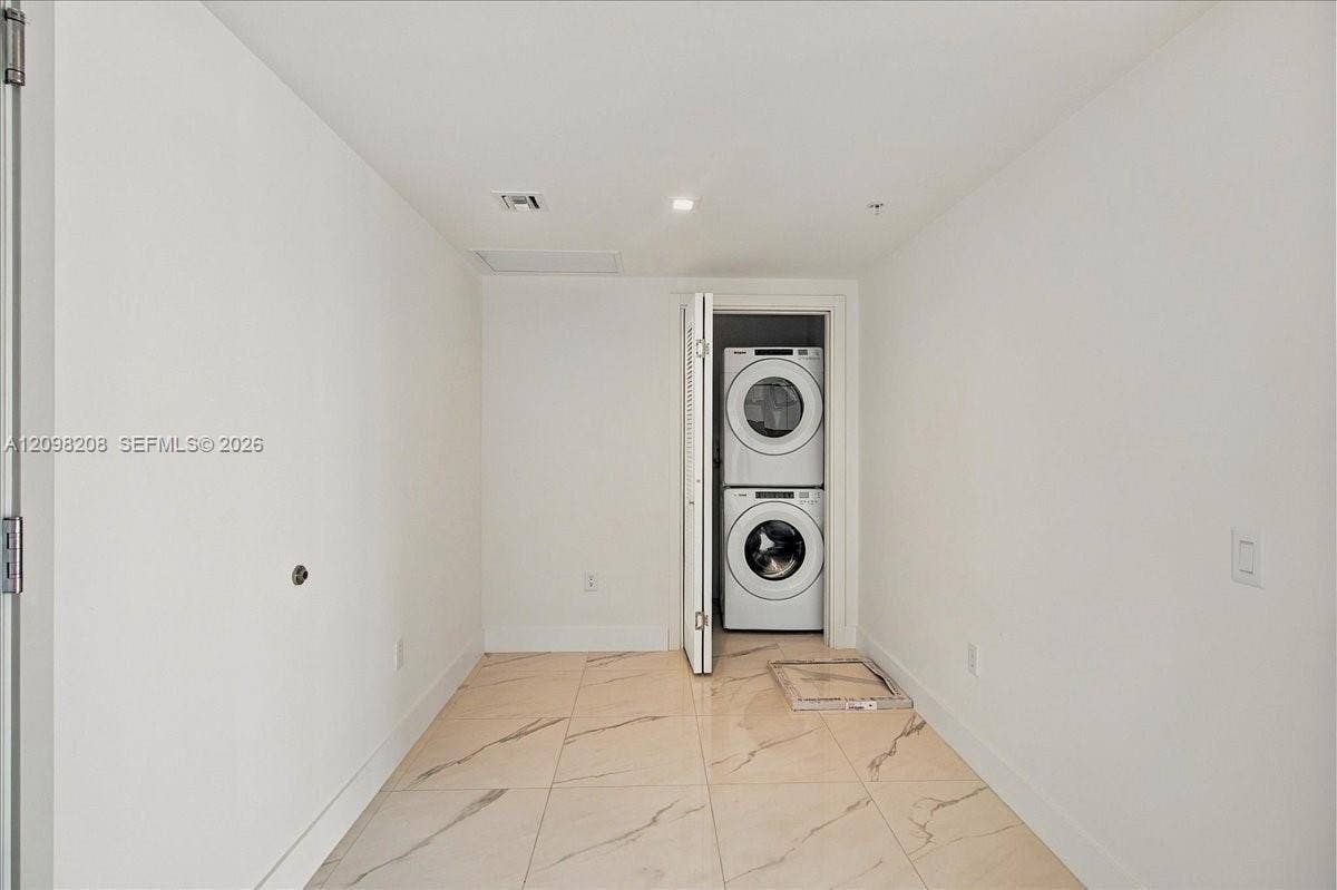 1170 E Hallandale, #2109, Hallandale Beach, Hallandale Beach, FL 33009 Photo 32