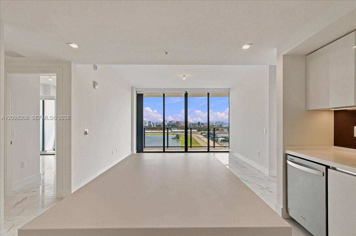 1170 E Hallandale, #2109, Hallandale Beach, Hallandale Beach, FL 33009 Photo 5