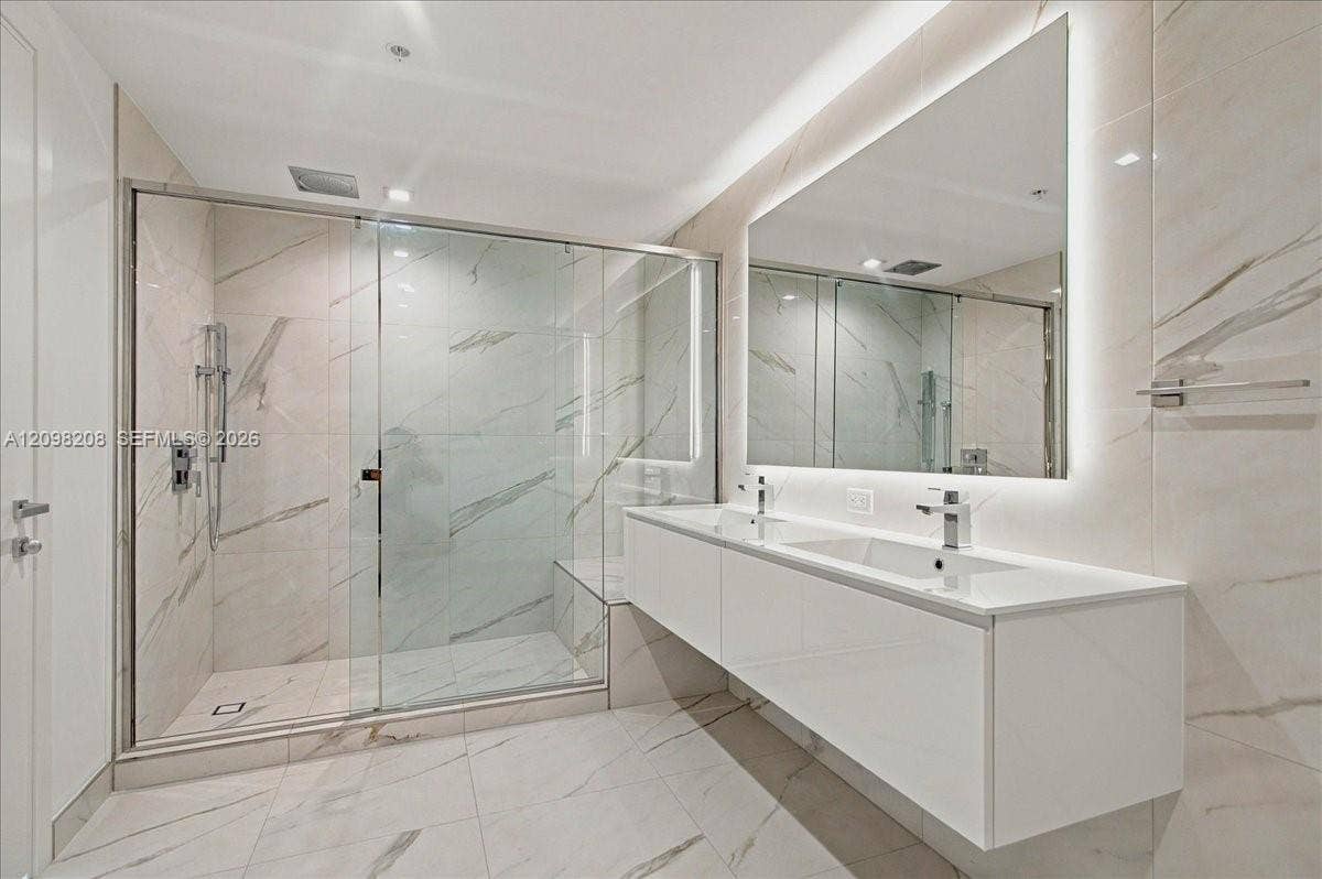 1170 E Hallandale, #2109, Hallandale Beach, Hallandale Beach, FL 33009 Photo 19