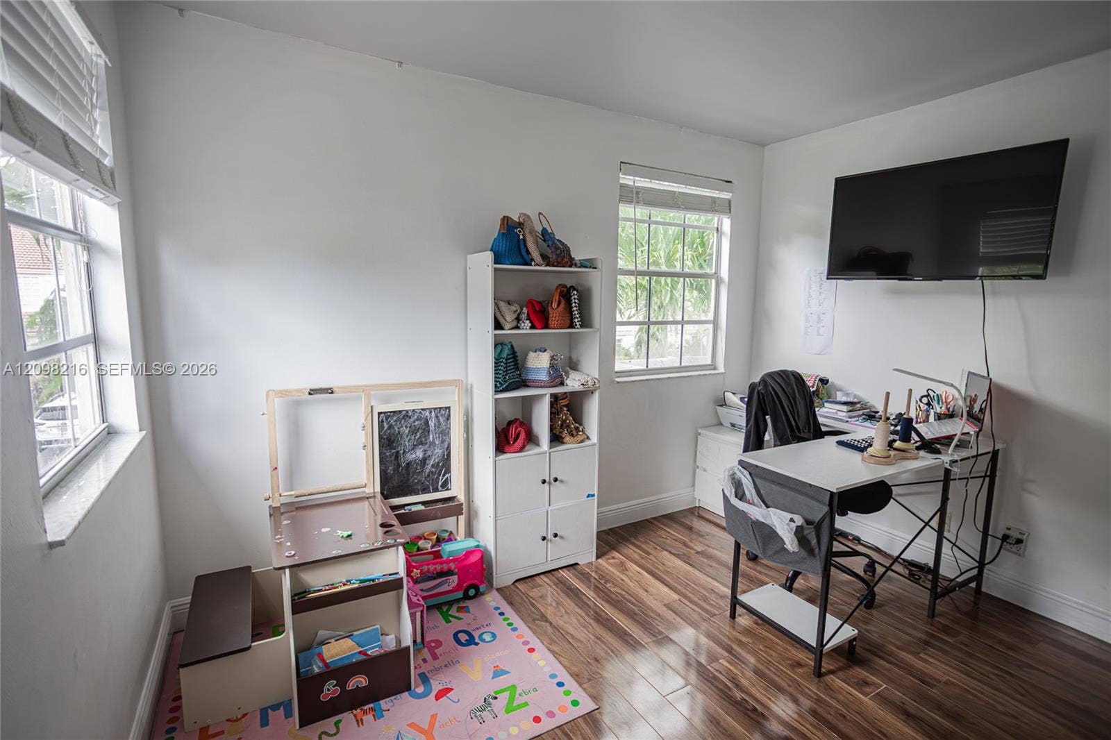 A versatile space that works as an office, studio or guest room.
