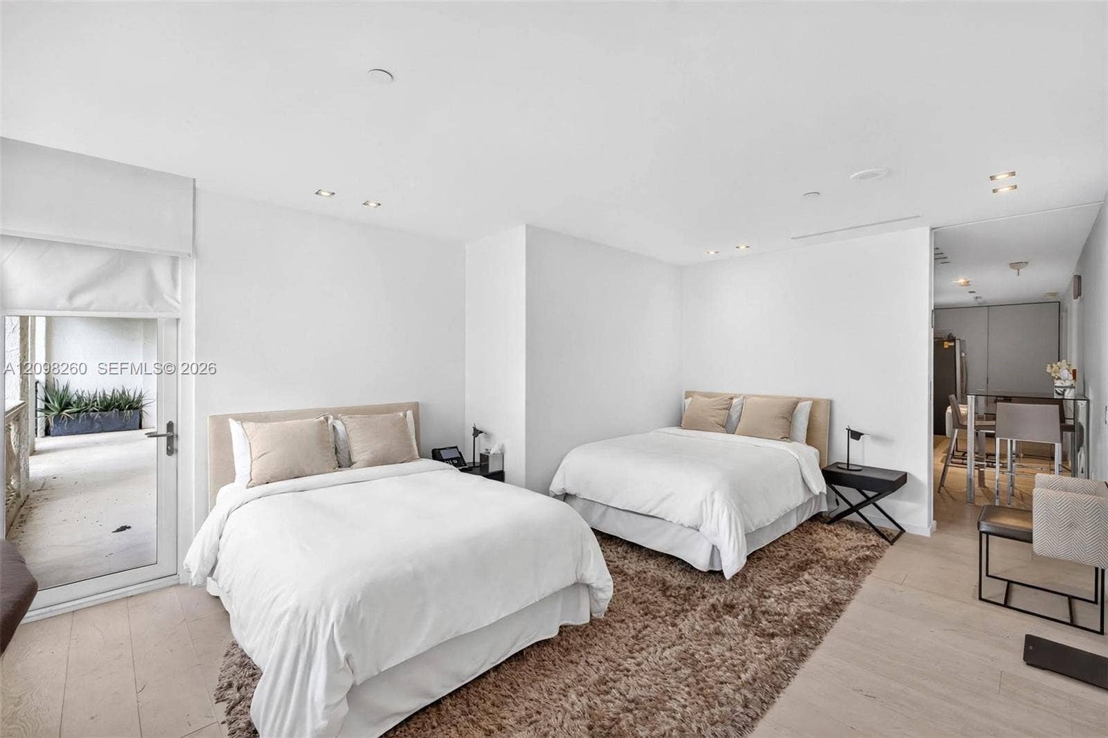 20165 NE 39th Place, #1103/1104, Aventura, FL 33180 Staff quarters