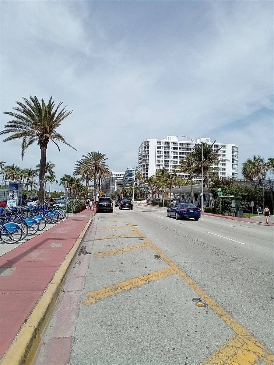 COLLINS AVE