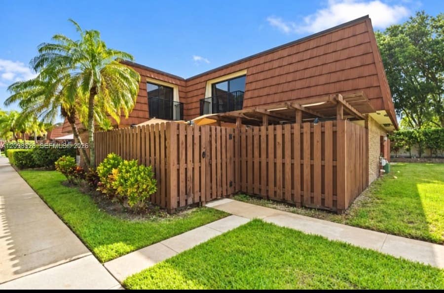 Property photo for 806 SW 119th Way, Davie, FL