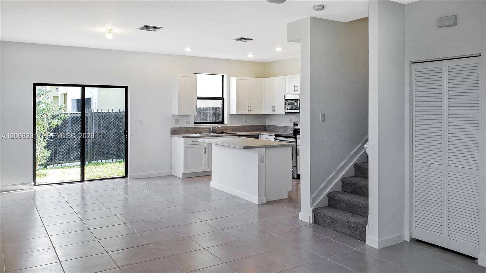 5850 Clydesdale Court, Davie, Davie, FL 33314 Photo 3