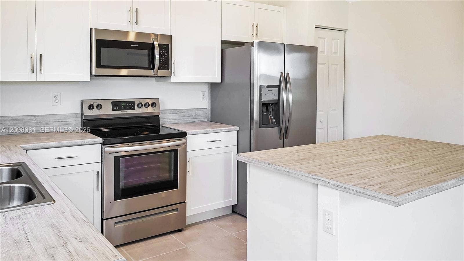 5850 Clydesdale Court, Davie, Davie, FL 33314 Photo 6