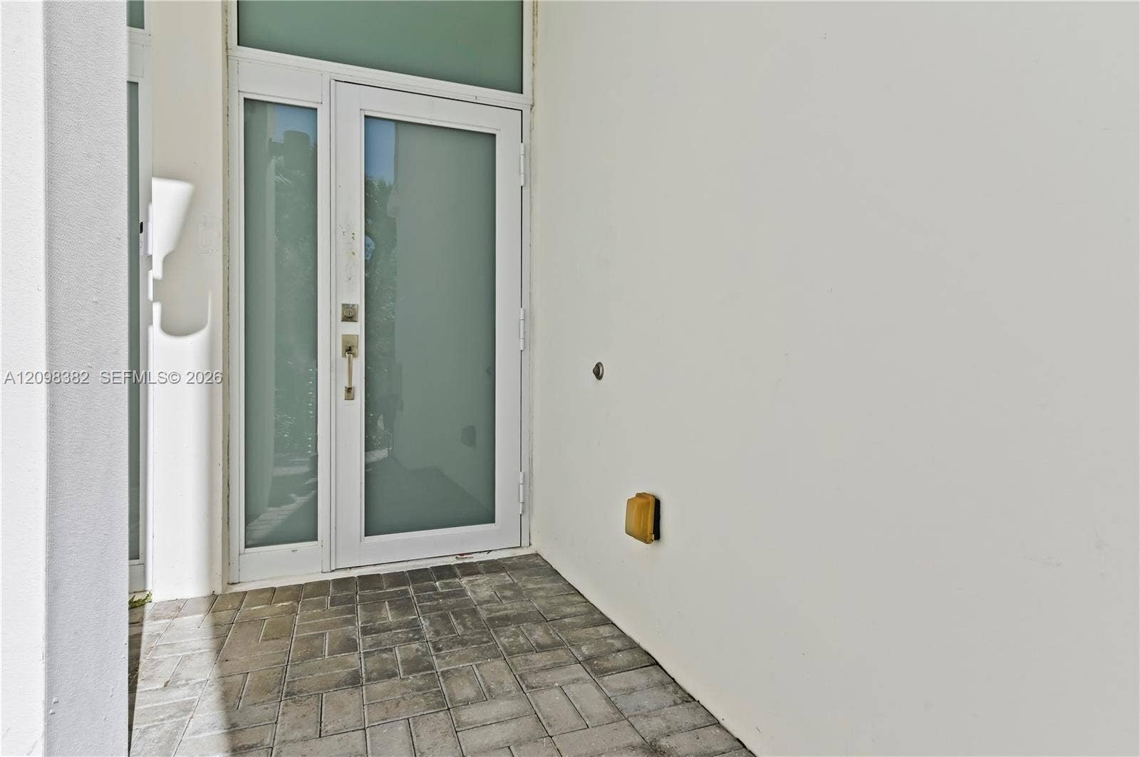 2461 NE 135th Street, North Miami, FL 33181 Photo 2