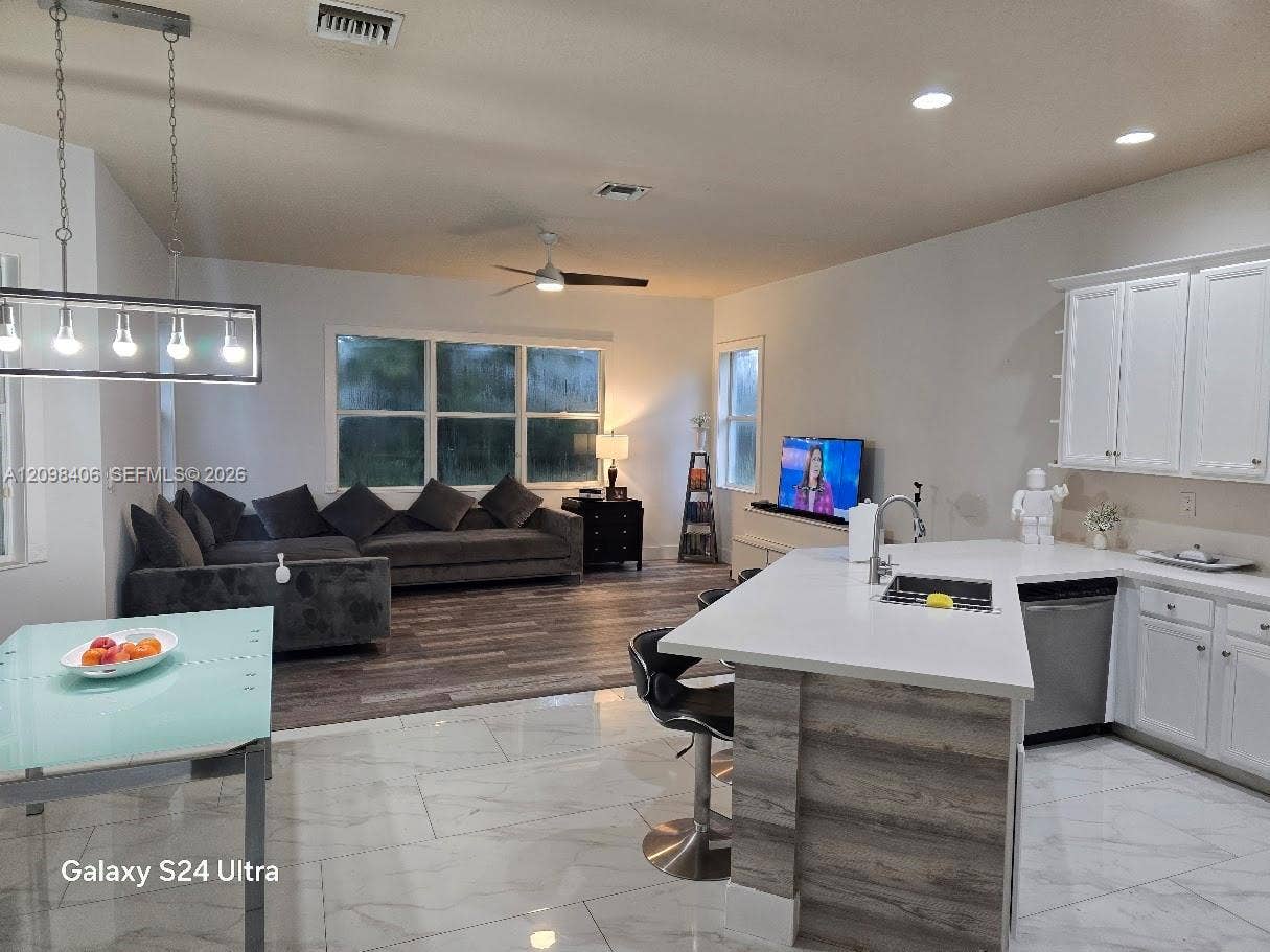 19548 S Whitewater Avenue, Weston, FL 33332 Photo 8