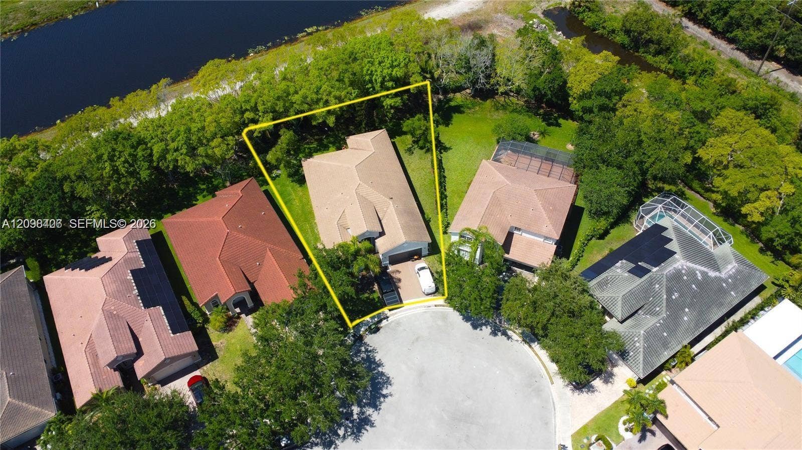 19548 S Whitewater Avenue, Weston, FL 33332 Photo 4