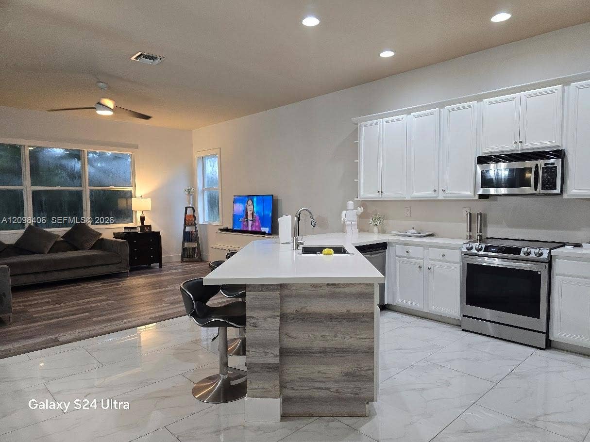 19548 S Whitewater Avenue, Weston, FL 33332 Photo 14