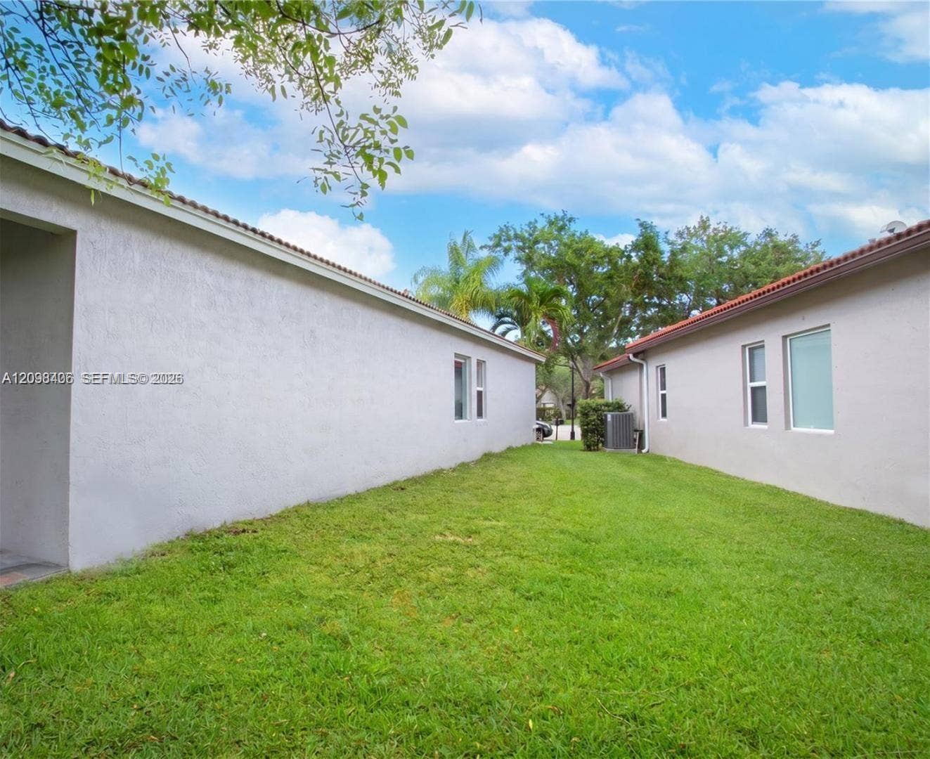 19548 S Whitewater Avenue, Weston, FL 33332 Photo 18
