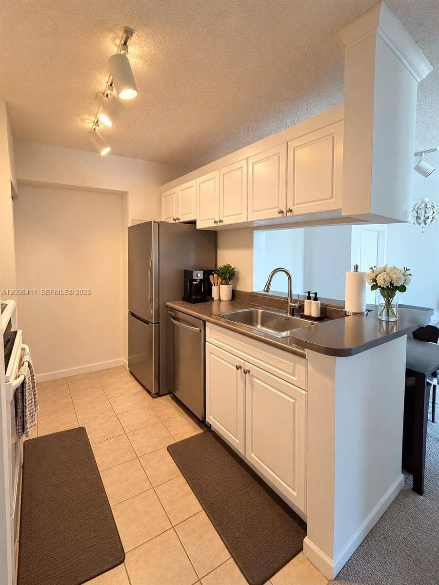 17145 N Bay Road, #4602, Sunny Isles Beach, Sunny Isles Beach, FL 33160 Photo 2