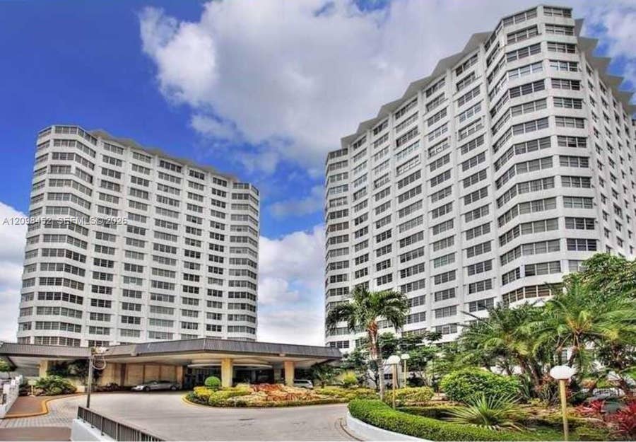 Property photo for 999 Brickell Bay Drive, #1807, Miami, FL