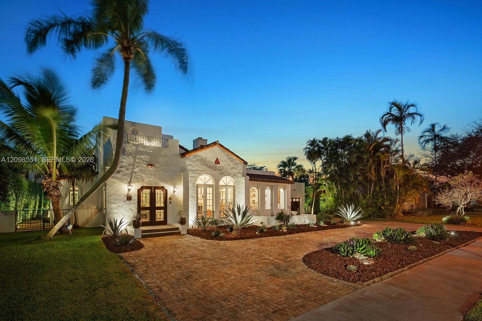 1234 S Greenway Drive, Coral Gables, FL 33134 Photo 3