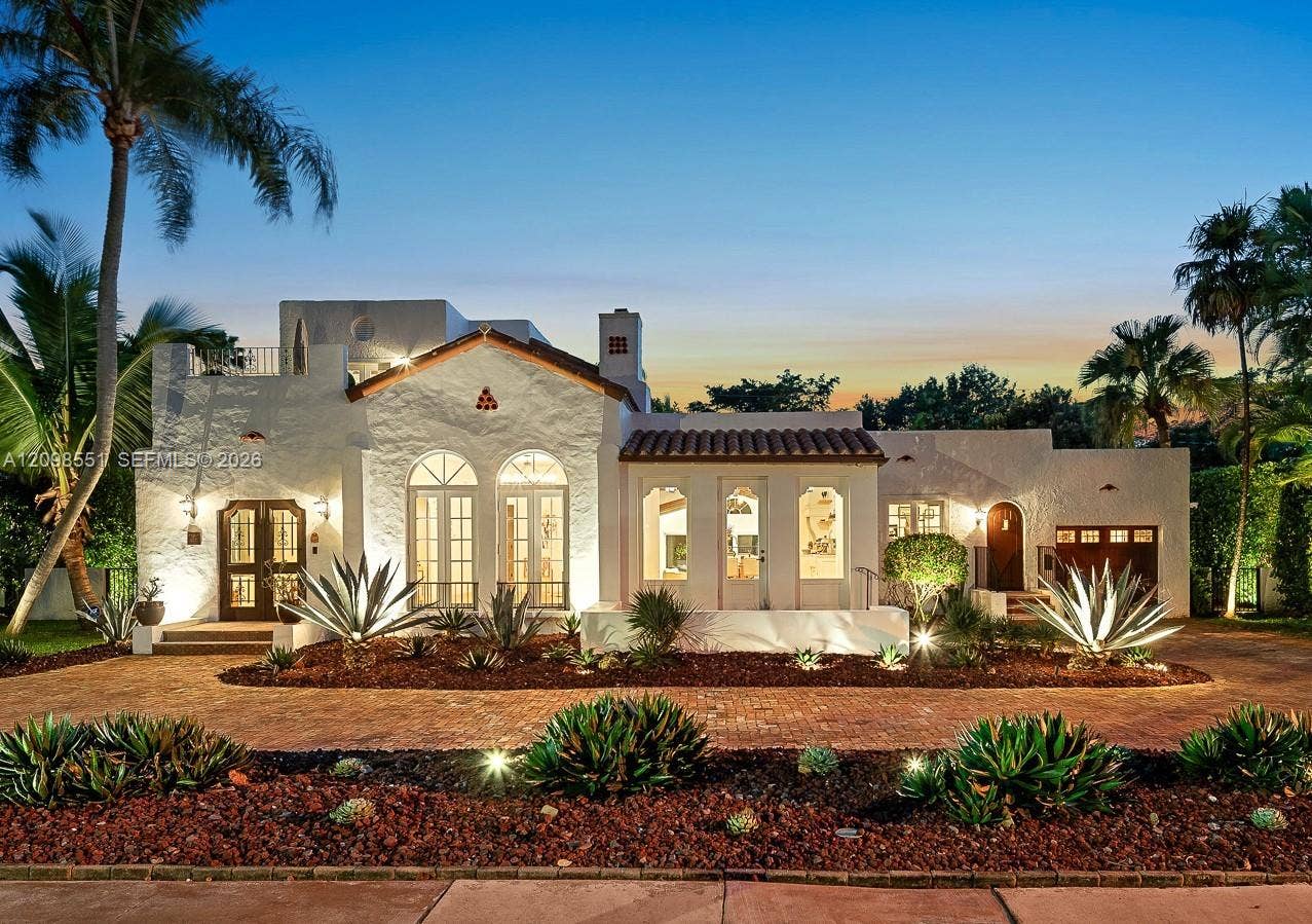 1234 S Greenway Drive, Coral Gables, FL 33134 Photo 2