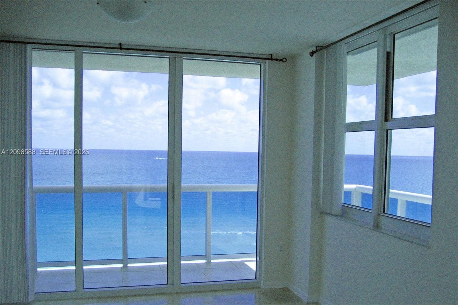 Corner unit